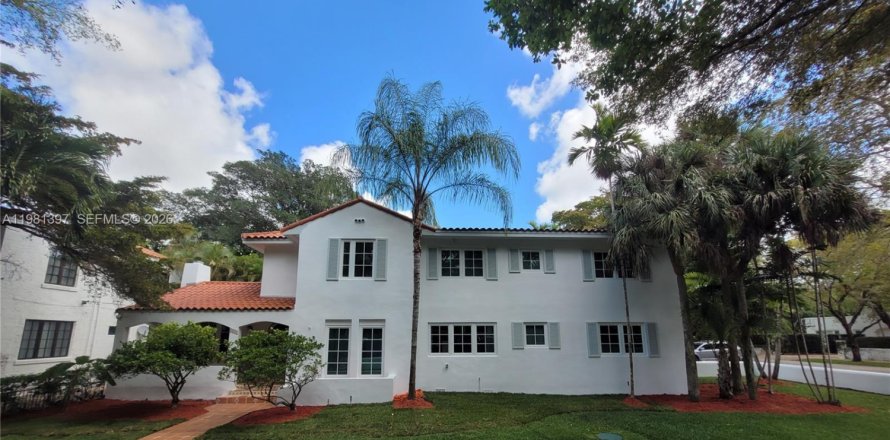 Дом в Корал-Гейблс, Флорида 6 спален, 297.47м2 № 2050301