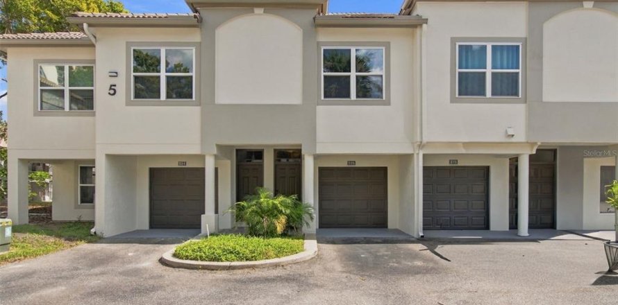 Condominio en Tampa, Florida, 2 dormitorios  № 2420191