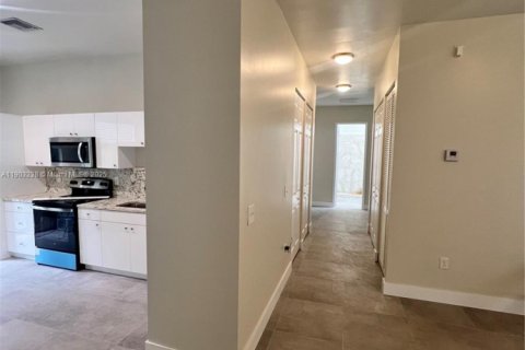 Villa ou maison à louer à Miami, Floride: 5 chambres, 446.86 m2 № 2015371 - photo 14