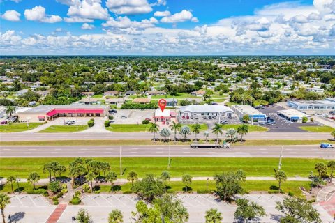Propiedad comercial en venta en Port Charlotte, Florida, 234.11 m2 № 2380629 - foto 8