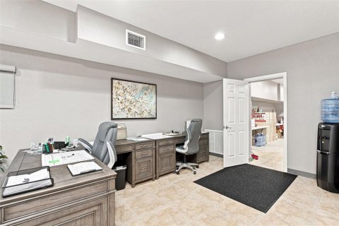 Propiedad comercial en venta en Port Charlotte, Florida, 234.11 m2 № 2380629 - foto 14