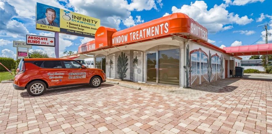 Propiedad comercial en Port Charlotte, Florida 234.11 m2 № 2380629