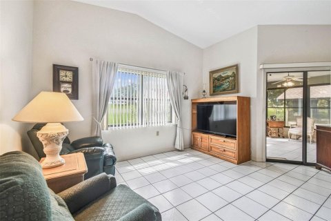 House in Lakeland, Florida 2 bedrooms, 122.45 sq.m. № 1918540 - photo 23