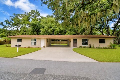 Immobilier commercial à Lakeland, Floride 4 chambres, 140.28 m2 № 2316889