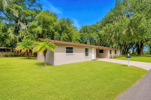 Immobilier commercial à vendre à Lakeland, Floride: 4 chambres, 140.28 m2 № 2316889 - photo 4