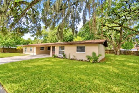 Immobilier commercial à vendre à Lakeland, Floride: 4 chambres, 140.28 m2 № 2316889 - photo 2