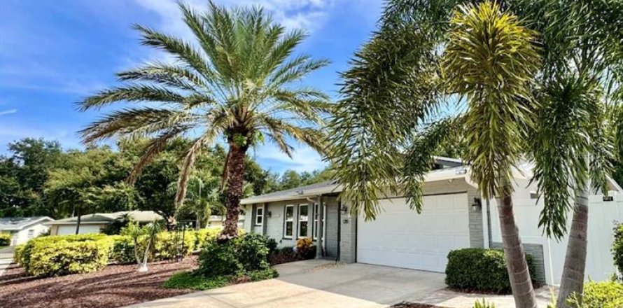 Villa ou maison à Largo, Floride 3 chambres, 153.1 m2 № 1902167