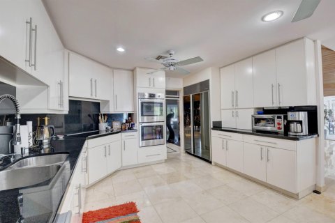 Купить виллу или дом в Бойнтон-Бич, Флорида 12 комнат, 438.22м2, № 2082798 - фото 16
