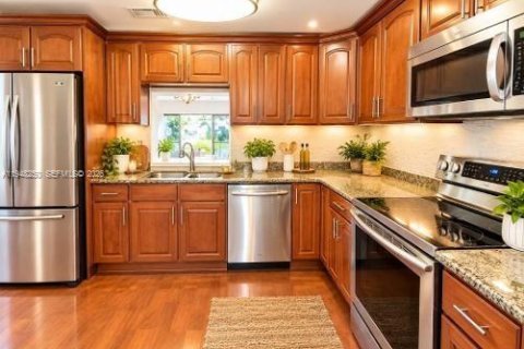 Townhouse in Miami, Florida 2 bedrooms, 166.48 sq.m. № 2328743 - photo 7