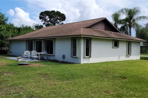 Casa en venta en Port St. Lucie, Florida, 3 dormitorios, 163.32 m2 № 1946068 - foto 1