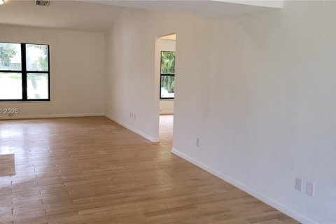 Casa en venta en Port St. Lucie, Florida, 3 dormitorios, 163.32 m2 № 1946068 - foto 10