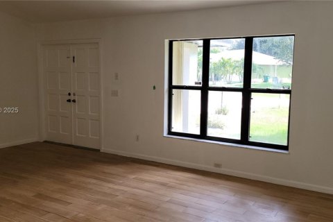 Casa en venta en Port St. Lucie, Florida, 3 dormitorios, 163.32 m2 № 1946068 - foto 6