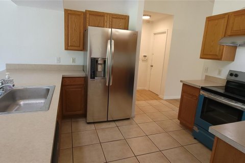 Casa en venta en Port St. Lucie, Florida, 3 dormitorios, 163.32 m2 № 1946068 - foto 7