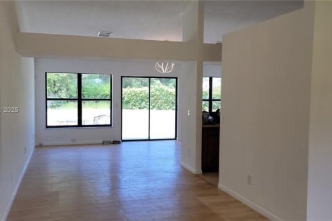 Casa en venta en Port St. Lucie, Florida, 3 dormitorios, 163.32 m2 № 1946068 - foto 5