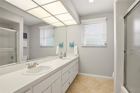 House in Punta Gorda, Florida 3 bedrooms, 165.64 sq.m. № 2202542 - photo 24