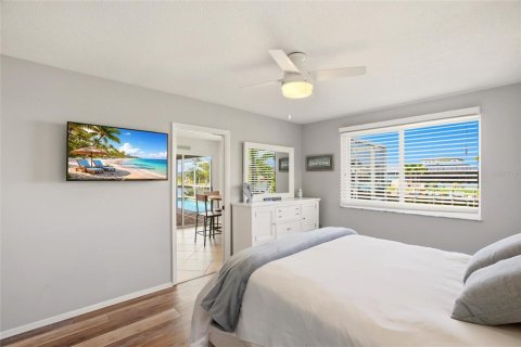 House in Punta Gorda, Florida 3 bedrooms, 165.64 sq.m. № 2202542 - photo 27