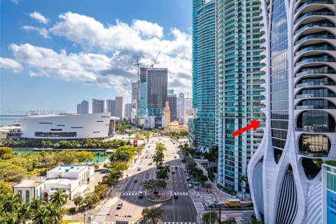 Condominio en venta en Miami, Florida, 6 dormitorios, 780.38 m2 № 2077877 - foto 3