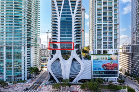Condominio en venta en Miami, Florida, 6 dormitorios, 780.38 m2 № 2077877 - foto 2