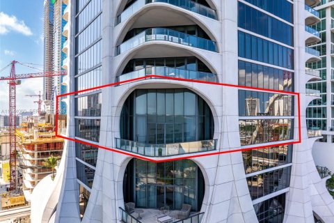 Condominio en venta en Miami, Florida, 6 dormitorios, 780.38 m2 № 2077877 - foto 5