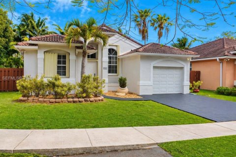 House in Palmetto Bay, Florida 3 bedrooms, 139.82 sq.m. № 2072388