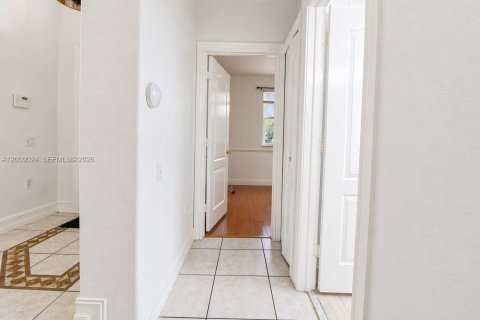 House in Palmetto Bay, Florida 3 bedrooms, 139.82 sq.m. № 2072388 - photo 23