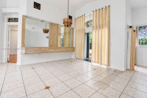 House in Palmetto Bay, Florida 3 bedrooms, 139.82 sq.m. № 2072388 - photo 16