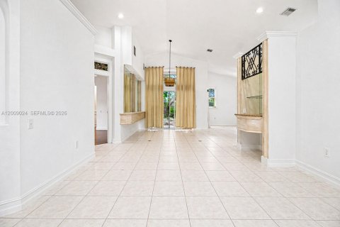 House in Palmetto Bay, Florida 3 bedrooms, 139.82 sq.m. № 2072388 - photo 12