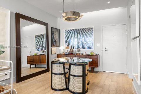 Condo in Miami Beach, Florida, 1 bedroom  № 1952866 - photo 21