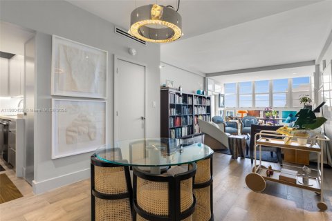 Condo in Miami Beach, Florida, 1 bedroom  № 1952866 - photo 4