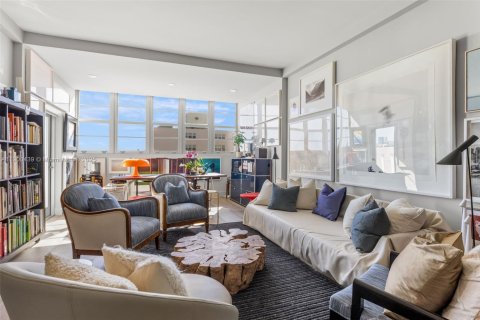 Condo in Miami Beach, Florida, 1 bedroom  № 1952866 - photo 17