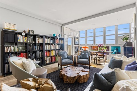 Condo in Miami Beach, Florida, 1 bedroom  № 1952866 - photo 19