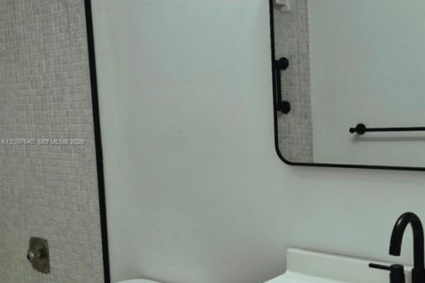 Condo in Boca Raton, Florida, 1 bedroom  № 2392304 - photo 14