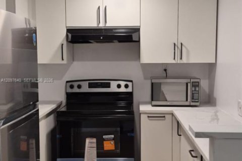 Condo in Boca Raton, Florida, 1 bedroom  № 2392304 - photo 4