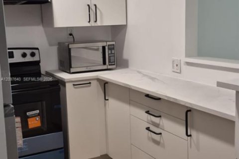 Condo in Boca Raton, Florida, 1 bedroom  № 2392304 - photo 3