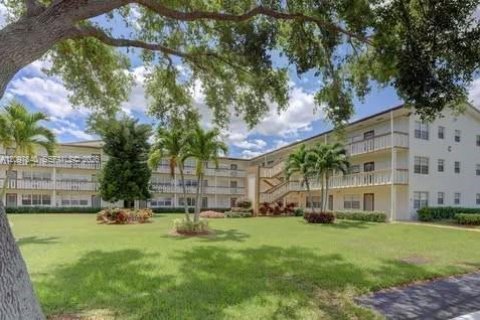 Condo in Boca Raton, Florida, 1 bedroom  № 2392304 - photo 16