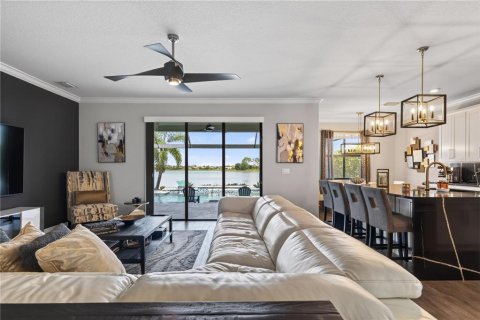House in Bradenton, Florida 6 bedrooms, 360.65 sq.m. № 2220441 - photo 13