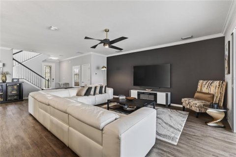 House in Bradenton, Florida 6 bedrooms, 360.65 sq.m. № 2220441 - photo 19