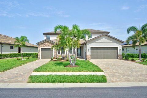 House in Bradenton, Florida 6 bedrooms, 360.65 sq.m. № 2220441