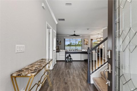 House in Bradenton, Florida 6 bedrooms, 360.65 sq.m. № 2220441 - photo 10