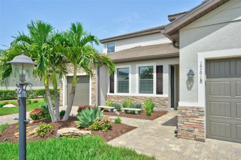 House in Bradenton, Florida 6 bedrooms, 360.65 sq.m. № 2220441 - photo 8