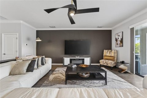 House in Bradenton, Florida 6 bedrooms, 360.65 sq.m. № 2220441 - photo 20