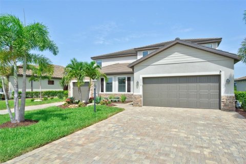 House in Bradenton, Florida 6 bedrooms, 360.65 sq.m. № 2220441 - photo 7