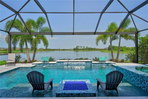 House in Bradenton, Florida 6 bedrooms, 360.65 sq.m. № 2220441 - photo 29