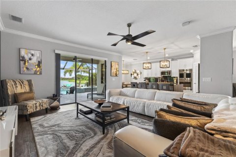 House in Bradenton, Florida 6 bedrooms, 360.65 sq.m. № 2220441 - photo 16