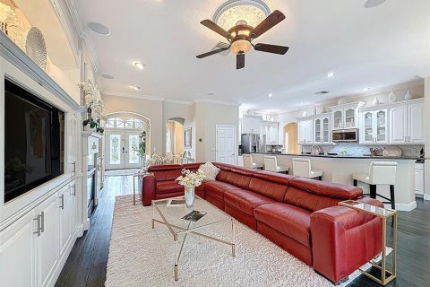 House in Tampa, Florida 5 bedrooms, 292.64 sq.m. № 1898852 - photo 12