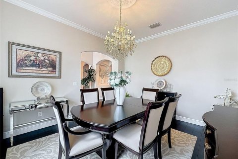 House in Tampa, Florida 5 bedrooms, 292.64 sq.m. № 1898852 - photo 10