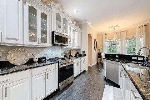 House in Tampa, Florida 5 bedrooms, 292.64 sq.m. № 1898852 - photo 22