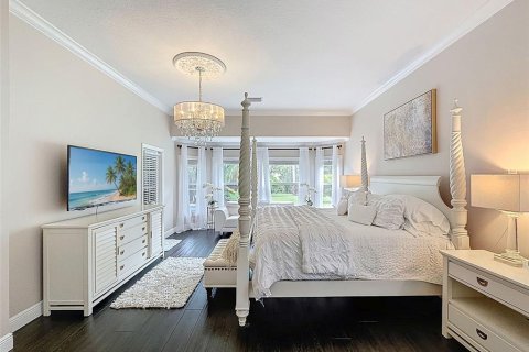 House in Tampa, Florida 5 bedrooms, 292.64 sq.m. № 1898852 - photo 30