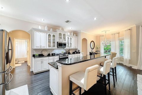 House in Tampa, Florida 5 bedrooms, 292.64 sq.m. № 1898852 - photo 14