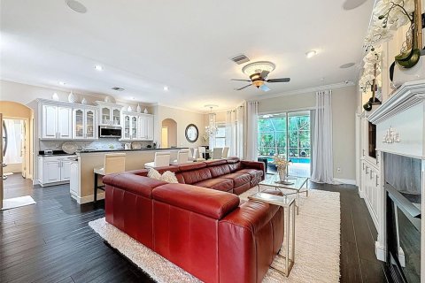 House in Tampa, Florida 5 bedrooms, 292.64 sq.m. № 1898852 - photo 13